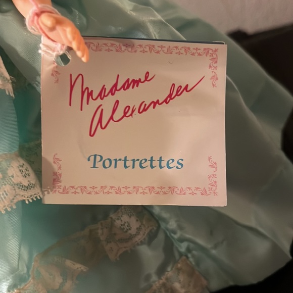 Madame Alexander Portrettes Iris - Picture 2 of 10